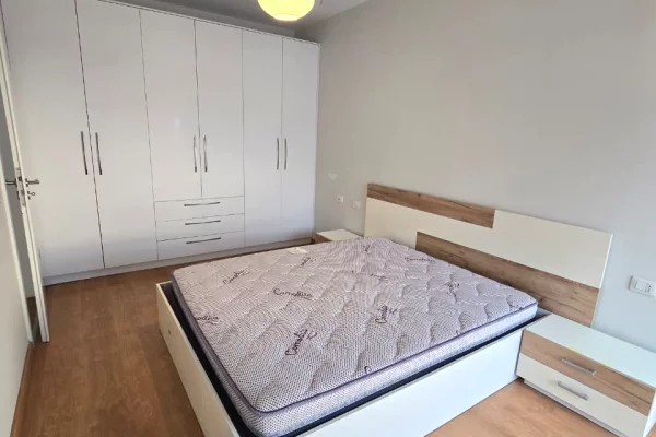 Shtepi me qera 1+1 ne Tirane - 60,000 Leke