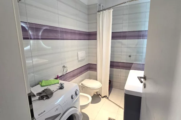 Shtepi me qera Apartament ne Tirane, 1+1, Mobilimi E mobiluar, Pagesa 60,000  Leke.