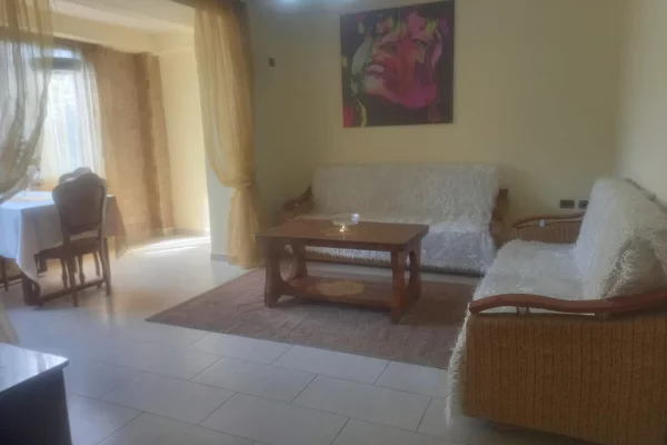 Shtepi me qera Apartament ne Tirane, 2+1, Mobilimi E mobiluar, Pagesa 60,000  Leke.