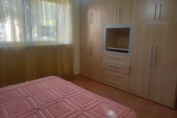 Shtepi me qera Apartament ne Tirane, 2+1, Mobilimi E mobiluar, Pagesa 60,000  Leke.