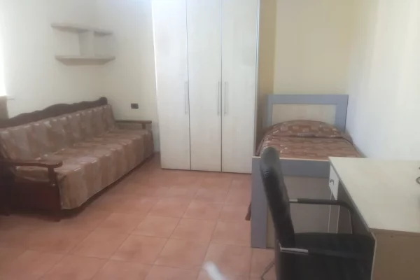 Shtepi me qera Apartament ne Tirane, 2+1, Mobilimi E mobiluar, Pagesa 60,000  Leke.
