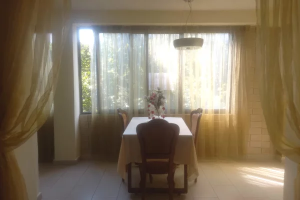 Shtepi me qera Apartament ne Tirane, 2+1, Mobilimi E mobiluar, Pagesa 60,000  Leke.