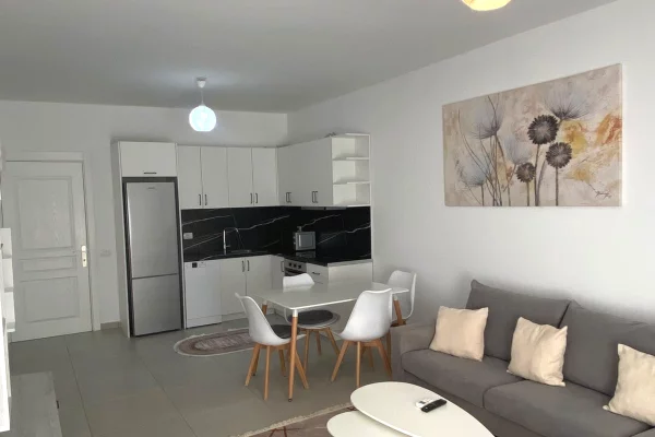Shtepi me qera 2+1 ne Tirane - 800 Euro