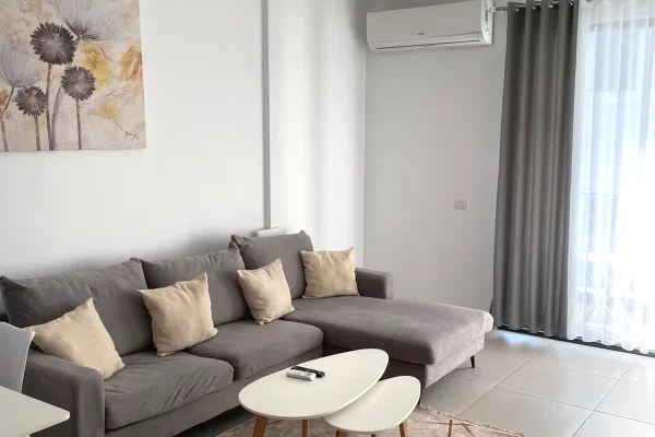Shtepi me qera Apartament ne Tirane, 2+1, Mobilimi E mobiluar, Pagesa 800  Euro.
