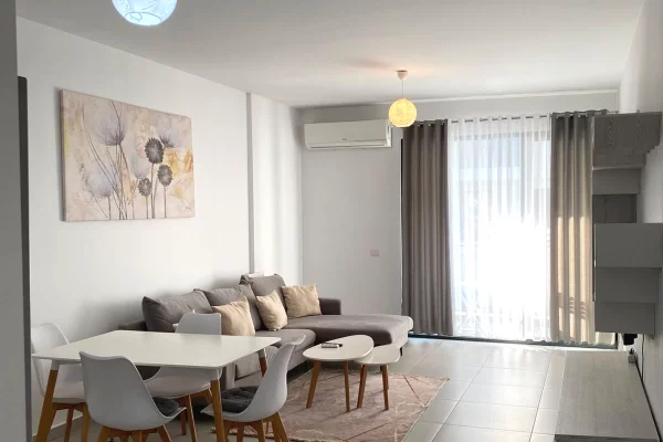 Shtepi me qera Apartament ne Tirane, 2+1, Mobilimi E mobiluar, Pagesa 800  Euro.