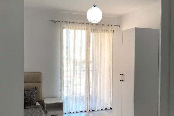 Shtepi me qera Apartament ne Tirane, 2+1, Mobilimi E mobiluar, Pagesa 800  Euro.