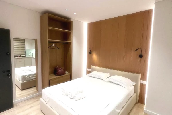Shtepi me qera Apartament ne Tirane, Garsoniere, Mobilimi E mobiluar, Pagesa 1,400  Euro.