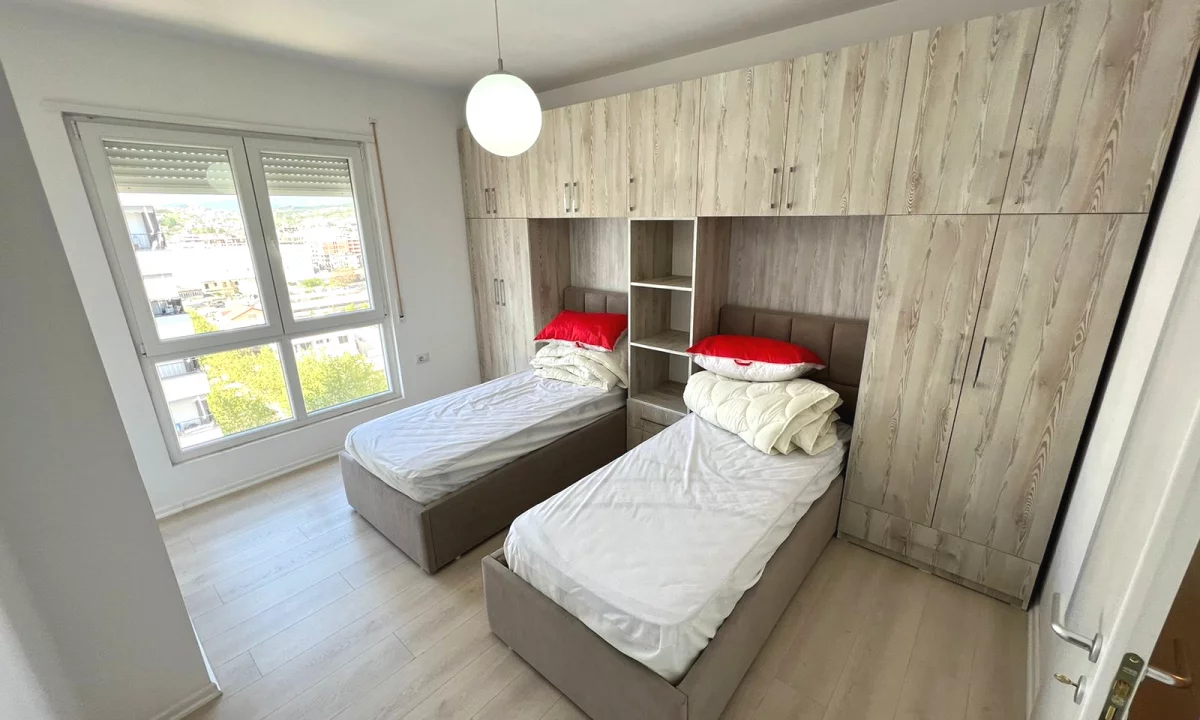 Shtepi me qera Apartament ne Tirane, 2+1, Mobilimi E mobiluar, Pagesa 65,000  Leke.