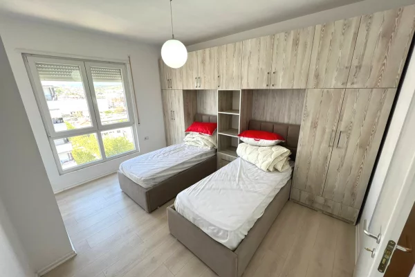 Shtepi me qera 2+1 ne Tirane - 65,000 Leke