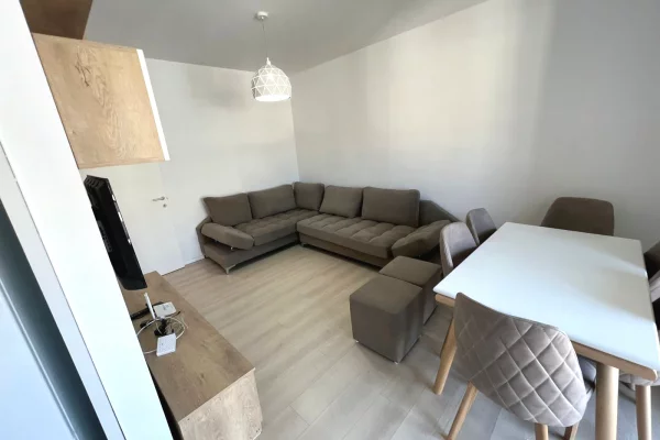 Shtepi me qera Apartament ne Tirane, 2+1, Mobilimi E mobiluar, Pagesa 65,000  Leke.