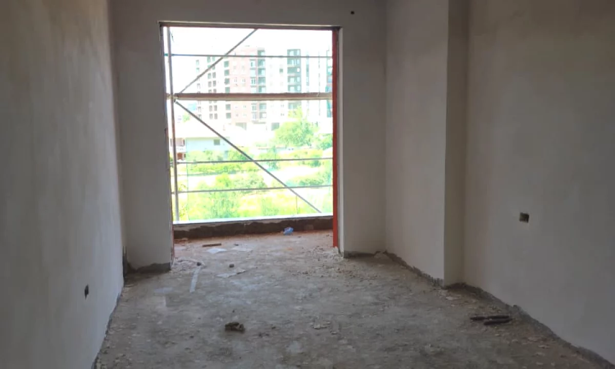 Shtepi ne shitje Apartament ne Tirane, 2+1, Mobilimi Bosh, pa mobiluar, Pagesa 125,686  Euro.