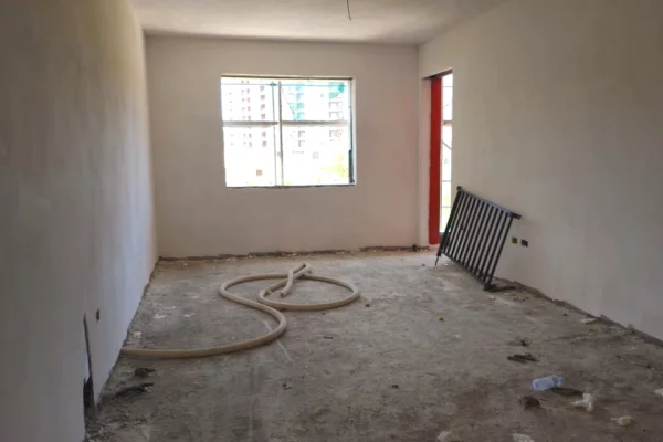 Shtepi ne shitje Apartament ne Tirane, 2+1, Mobilimi Bosh, pa mobiluar, Pagesa 125,686  Euro.