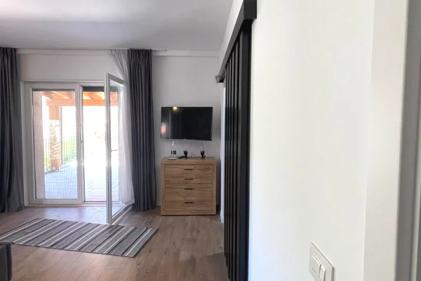 Shtepi ne shitje Apartament ne Tirane, 2+1, Mobilimi E mobiluar, Pagesa 275,000  Euro.
