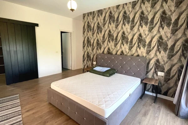 Shtepi ne shitje Apartament ne Tirane, 2+1, Mobilimi E mobiluar, Pagesa 275,000  Euro.