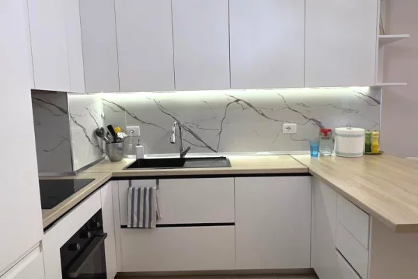 Shtepi ne shitje Apartament ne Tirane, 2+1, Mobilimi E mobiluar, Pagesa 125,000  Euro.
