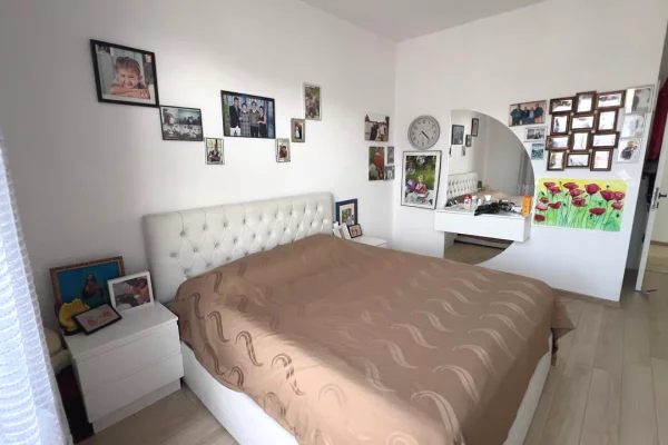 Shtepi ne shitje Apartament ne Tirane, 2+1, Mobilimi E mobiluar, Pagesa 125,000  Euro.