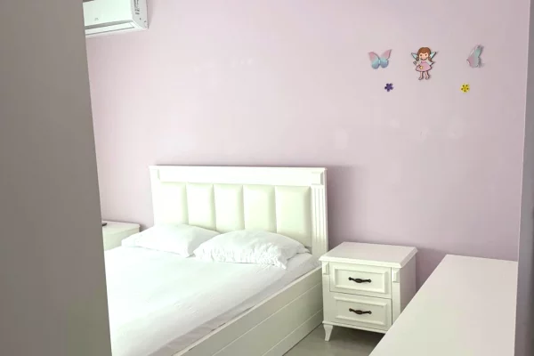 🛋️ Jepet me qira apartament 2+1 te Komuna e Parisit!