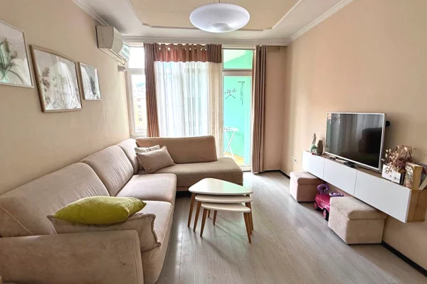 Shtepi me qera Apartament ne Tirane, 2+1, Mobilimi E mobiluar, Pagesa 750  Euro.