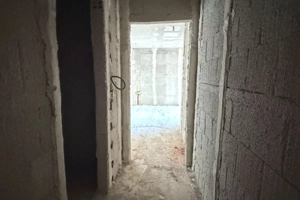 Shtepi ne shitje Apartament ne Lezhe, 2+1, Mobilimi Bosh, pa mobiluar, Pagesa 121,200  Euro.