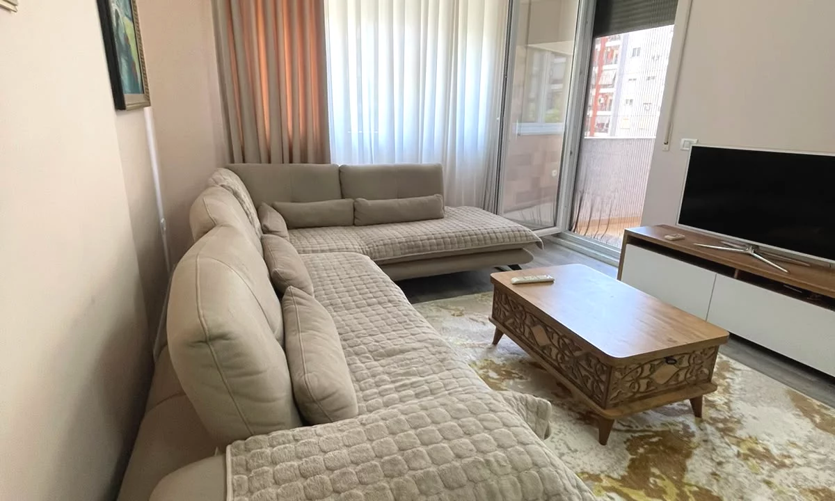 Shtepi me qera Apartament ne Tirane, 2+1, Mobilimi E mobiluar, Pagesa 55,000  Leke.