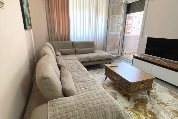 Shtepi me qera 2+1 ne Tirane - 55,000 Leke