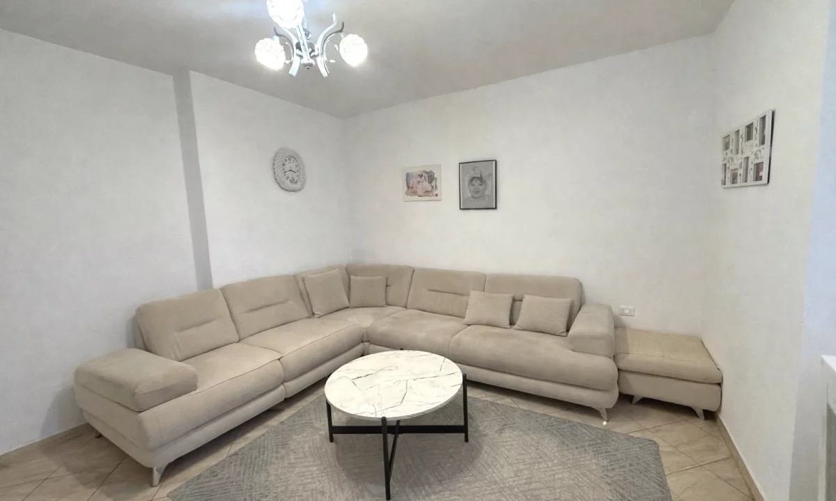 Shtepi ne shitje Apartament ne Tirane, 1+1, Mobilimi E mobiluar, Pagesa 7,900,000  Leke.