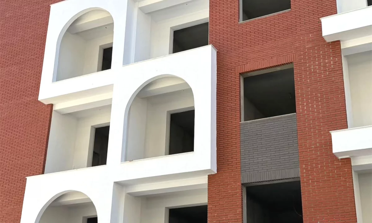 Shtepi ne shitje Apartament ne Tirane, 1+1, Mobilimi Bosh, pa mobiluar, Pagesa 67,400  Euro.