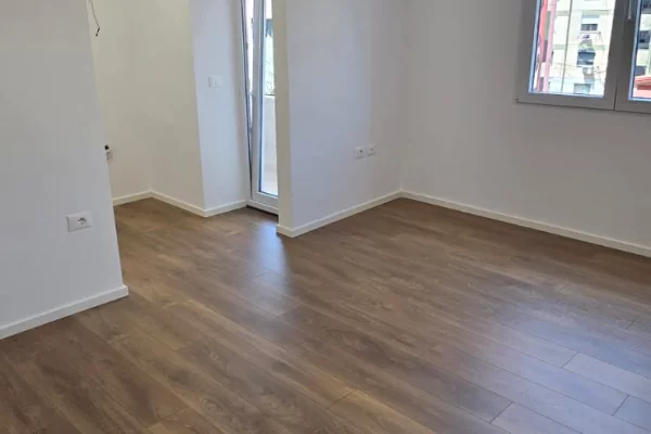 Appartamento in vendita a Tirana 1+1, Vuoto