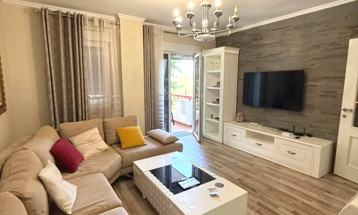 Shtepi me qera Apartament ne Tirane, 1+1, Mobilimi E mobiluar, Pagesa 600  Euro.