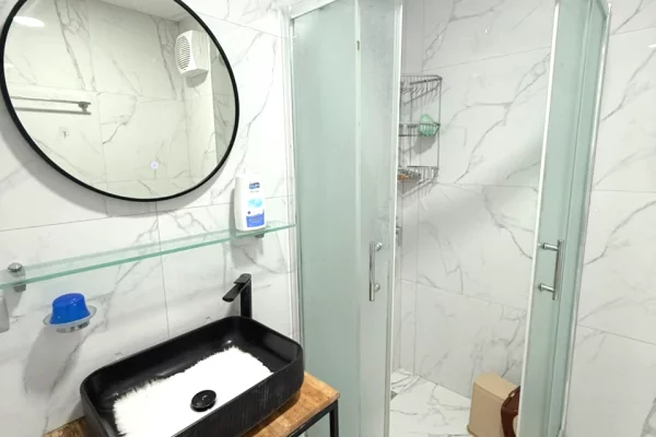 Shtepi me qera Apartament ne Tirane, 1+1, Mobilimi E mobiluar, Pagesa 600  Euro.