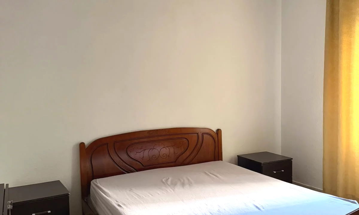 Shtepi me qera Apartament ne Tirane, 2+1, Mobilimi E mobiluar, Pagesa 40,000  Leke.