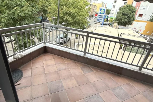 Shtepi me qera Apartament ne Tirane, 1+1, Mobilimi E mobiluar, Pagesa 60,000  Leke.