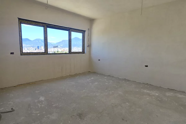 Shtepi ne shitje Duplex(shtepi me 2 kate) ne Tirane, 3+1, Mobilimi Bosh, pa mobiluar, Pagesa 360,000  Euro.