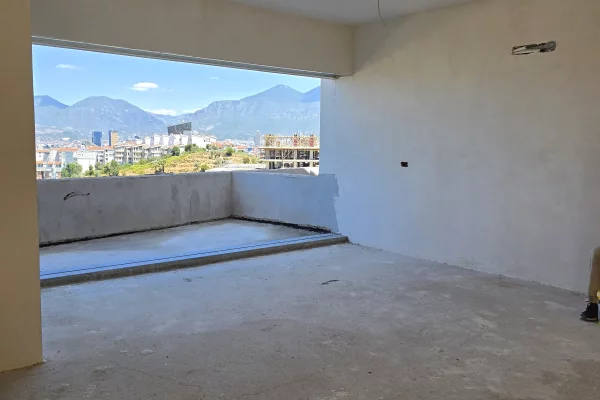 Shtepi ne shitje Duplex(shtepi me 2 kate) ne Tirane, 3+1, Mobilimi Bosh, pa mobiluar, Pagesa 360,000  Euro.