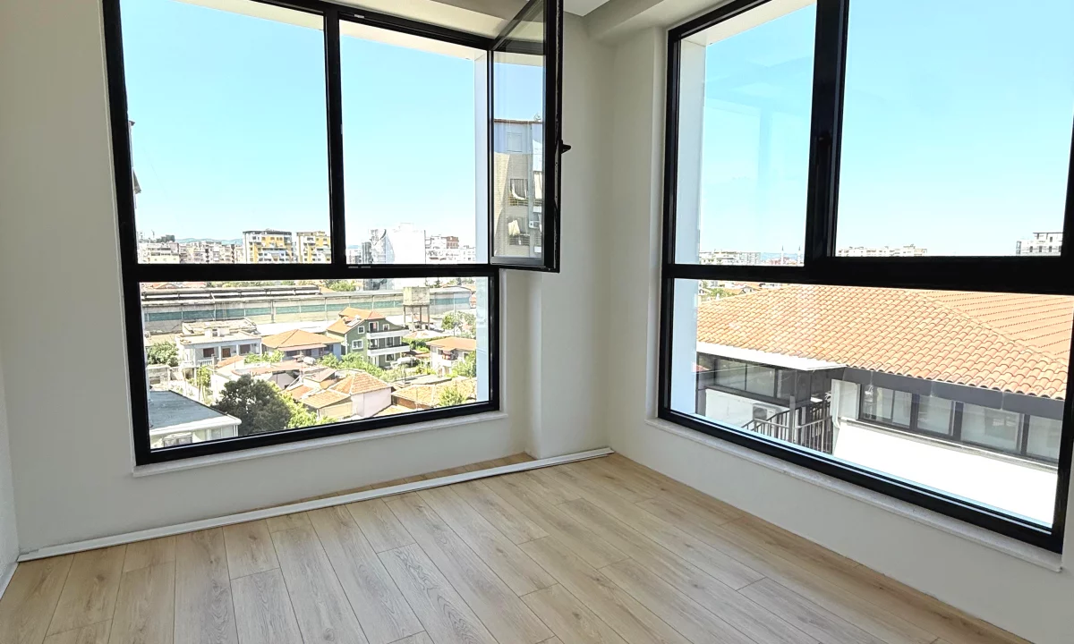 Shtepi ne shitje Apartament ne Tirane, 2+1, Mobilimi Bosh, pa mobiluar, Pagesa 250,000  Euro.