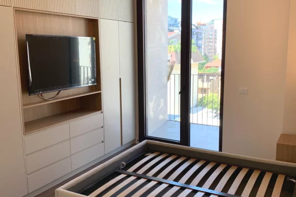 Shtepi me qera Apartament ne Tirane, 2+1, Mobilimi E mobiluar, Pagesa 180,000  Leke.