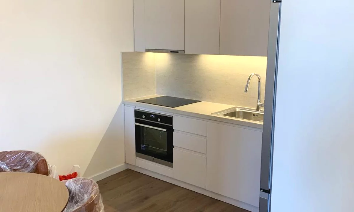 Shtepi me qera Apartament ne Tirane, 2+1, Mobilimi E mobiluar, Pagesa 180,000  Leke.