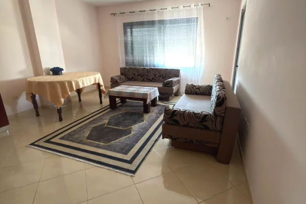 Shtepi me qera Apartament ne Tirane, 1+1, Mobilimi E mobiluar, Pagesa 40,000  Leke.