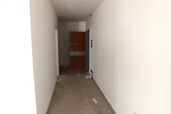 🏢 ZYRE ME QIRA – DONIKA CENTER, PRANE QENDRES SE TIRANES ✨