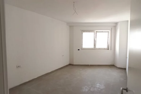 🏢 ZYRE ME QIRA – DONIKA CENTER, PRANE QENDRES SE TIRANES ✨