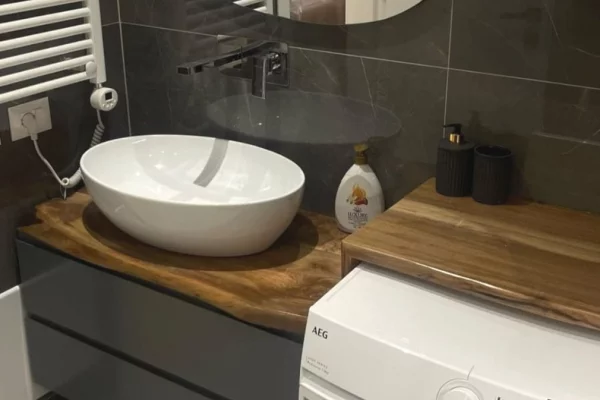 Shtepi me qera Apartament ne Tirane, 2+1, Mobilimi E mobiluar, Pagesa 1,500  Euro.