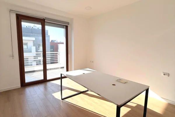 🏢 Ambient Zyre me Qira tek Kompleksi Delijorgji🏢