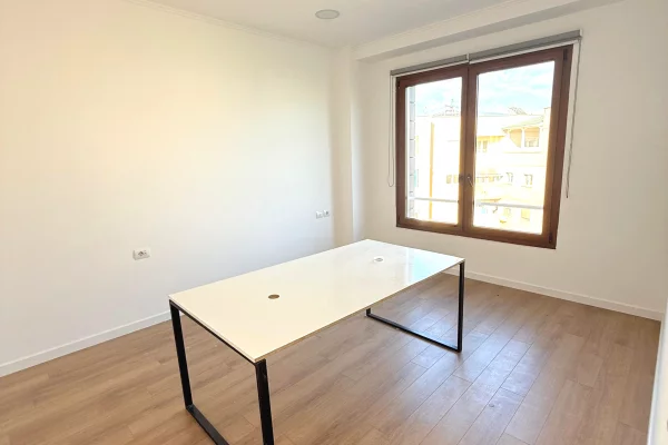🏢 Ambient Zyre me Qira tek Kompleksi Delijorgji🏢