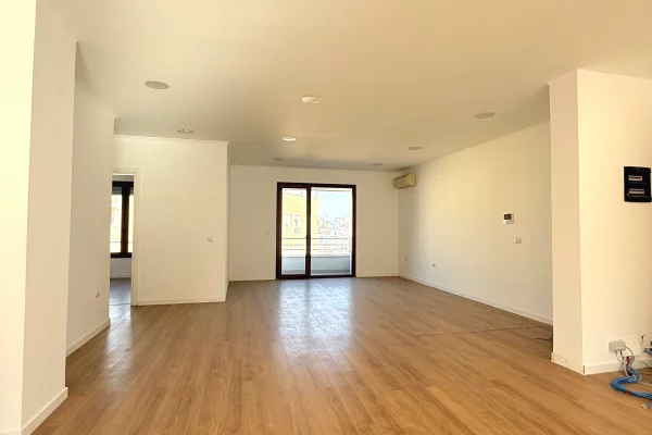 🏢 Ambient Zyre me Qira tek Kompleksi Delijorgji🏢