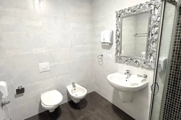 🏢 Ambient Zyre me Qira tek Kompleksi Delijorgji🏢