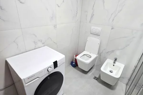 Shtepi me qera Apartament ne Tirane, 2+1, Mobilimi E mobiluar, Pagesa 75,000  Leke.