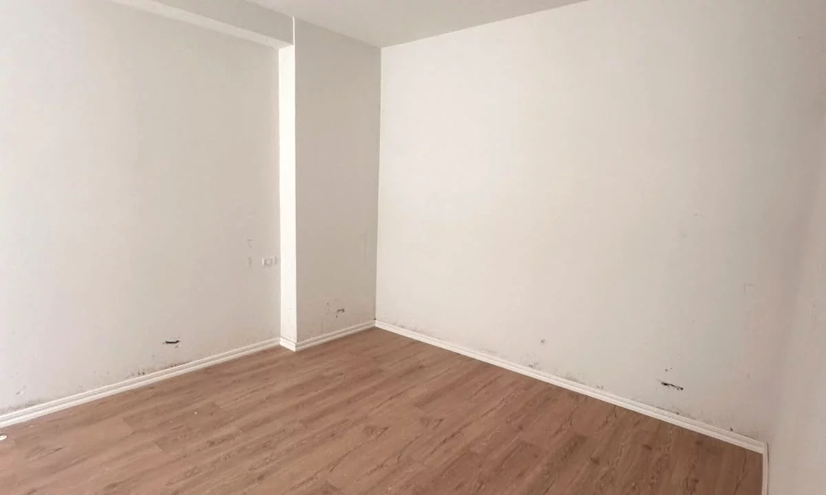 Shtepi ne shitje Apartament ne Tirane, 2+1, Mobilimi Bosh, pa mobiluar, Pagesa 150,000  Euro.