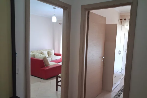 Shtepi me qera Apartament ne Tirane, 1+1, Mobilimi E mobiluar, Pagesa 55,000  Leke.