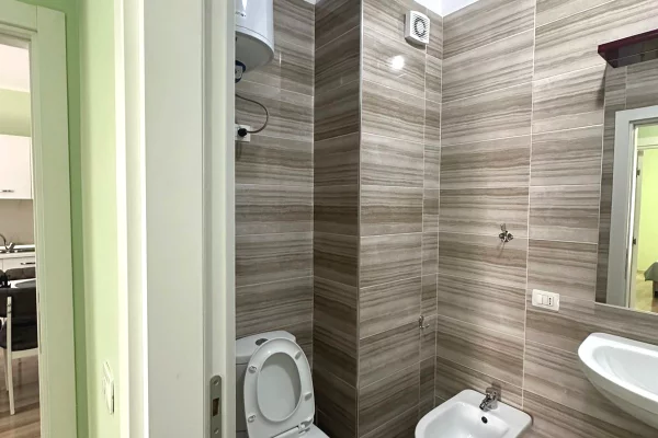 Shtepi me qera Apartament ne Tirane, 1+1, Mobilimi E mobiluar, Pagesa 700  Euro.