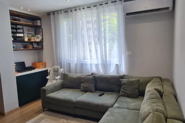 Shtepi ne shitje Apartament ne Tirane, 2+1, Mobilimi E mobiluar, Pagesa 25,000,000  Leke.